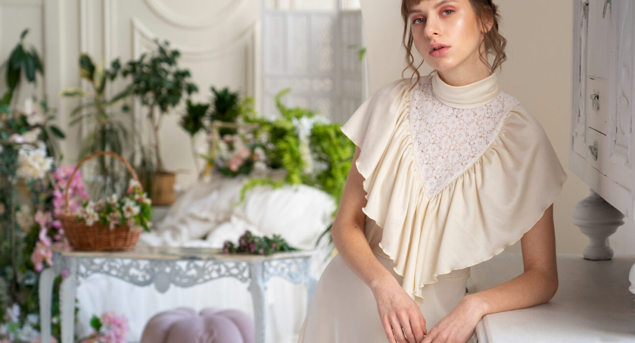 How to Make a Maid Outfit in the Classical Style