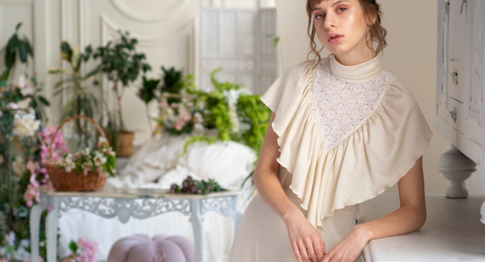 How to Make a Maid Outfit in the Classical Style