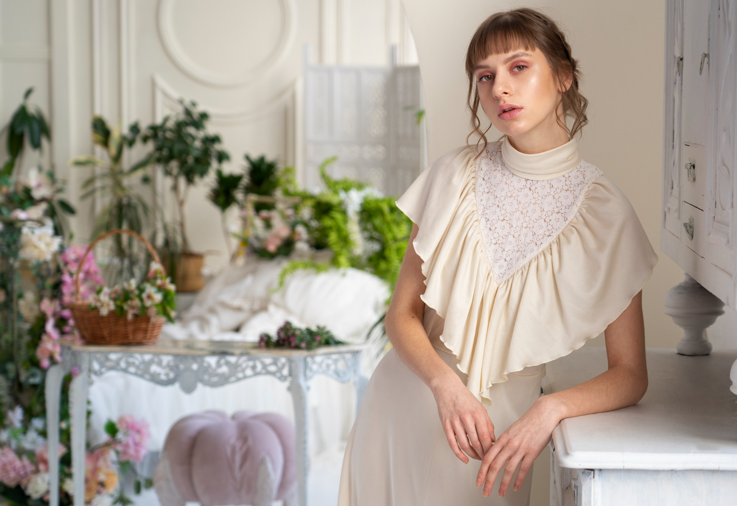 How to Make a Maid Outfit in the Classical Style